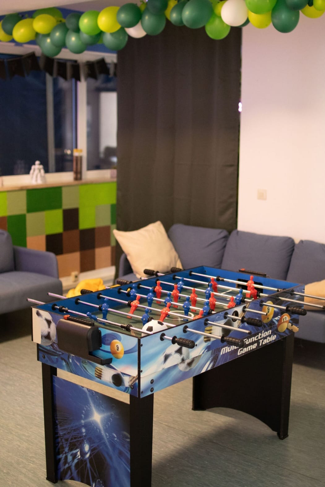 Kicker-Tisch im Spielebereich